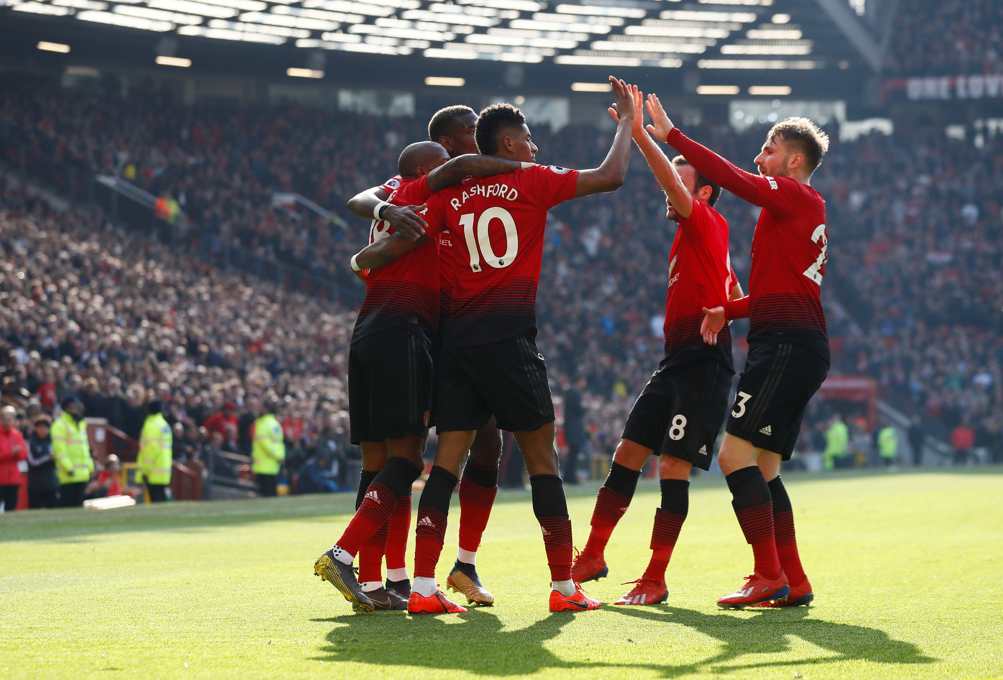 内部士气低 内部士气低