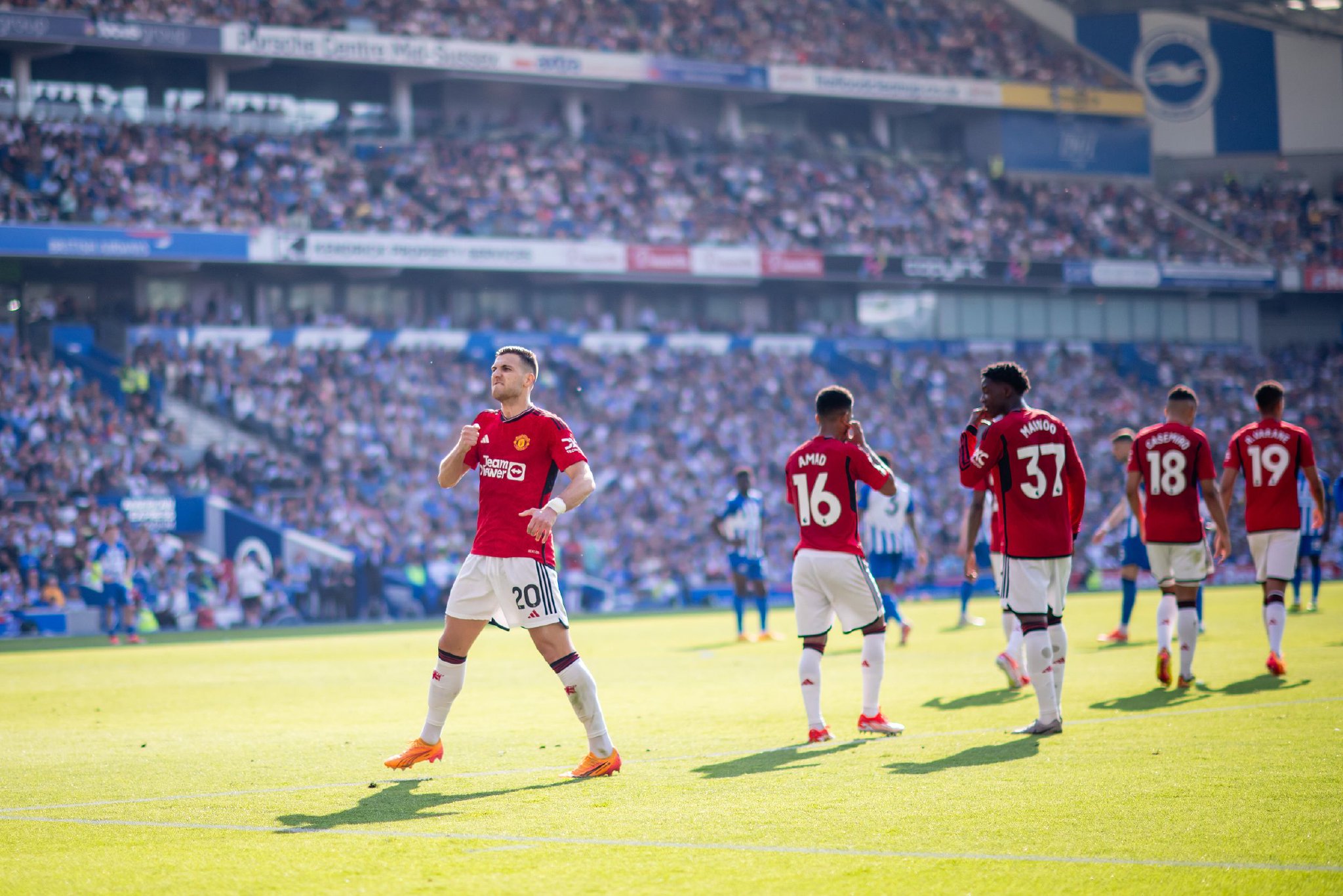 对手防线的 对手防线的