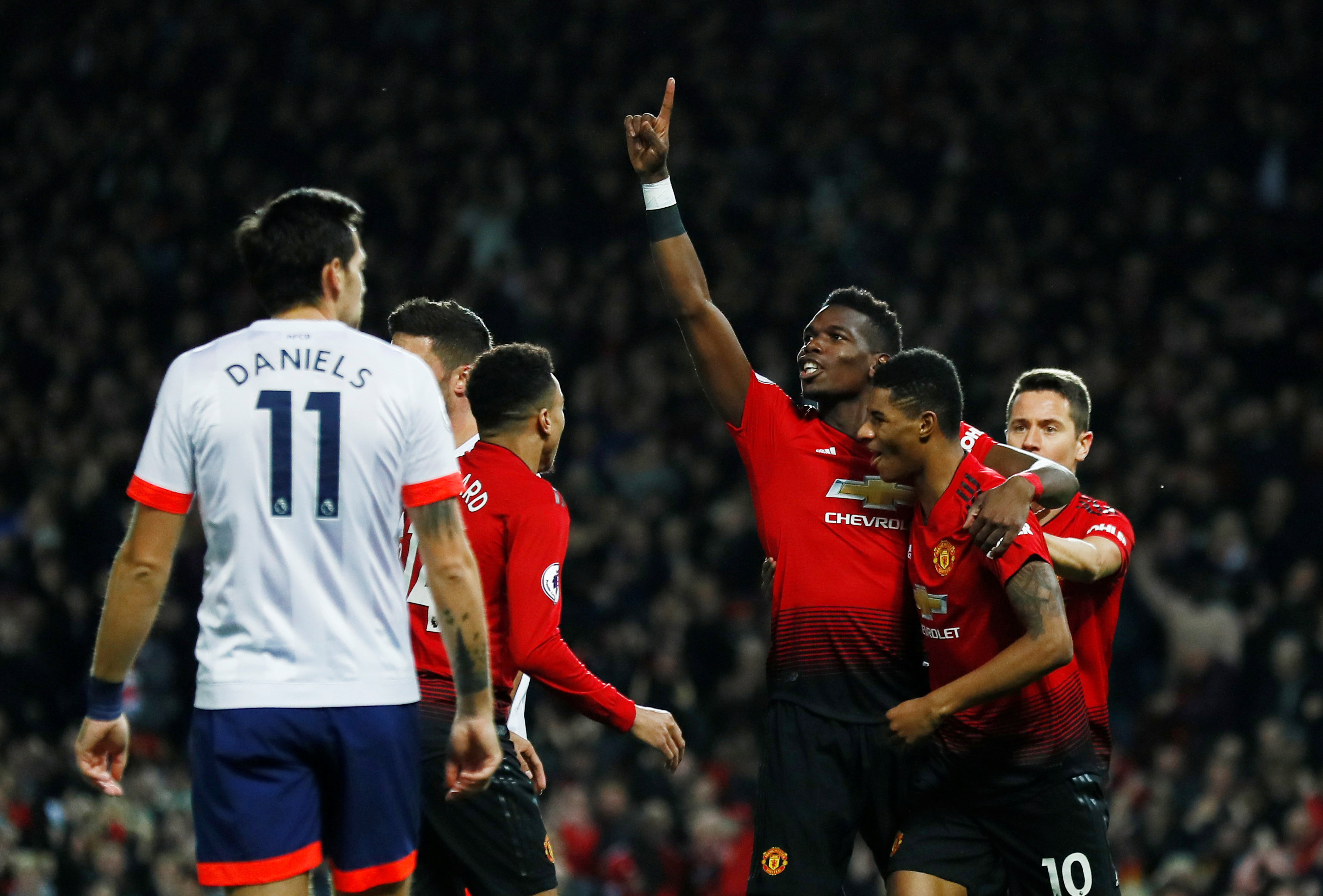 現在他拒絕 現在他拒絕